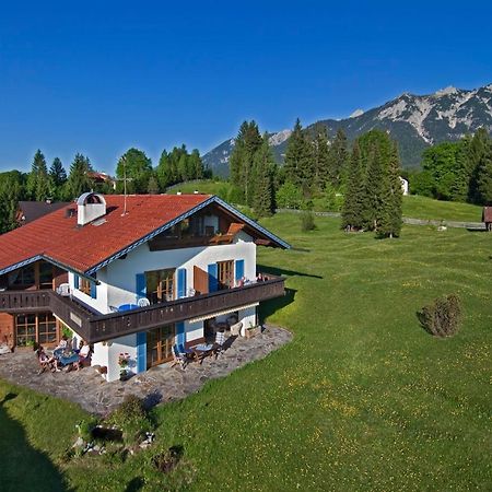 Ferienwohnungen Arnika Krün Esterno foto