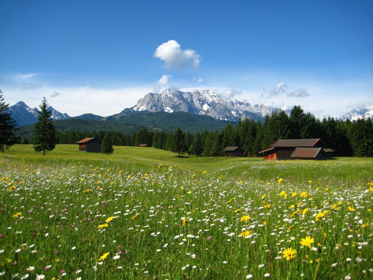 Ferienwohnungen Arnika Krün Esterno foto