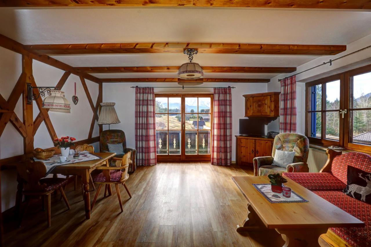 Ferienwohnungen Arnika Krün Esterno foto